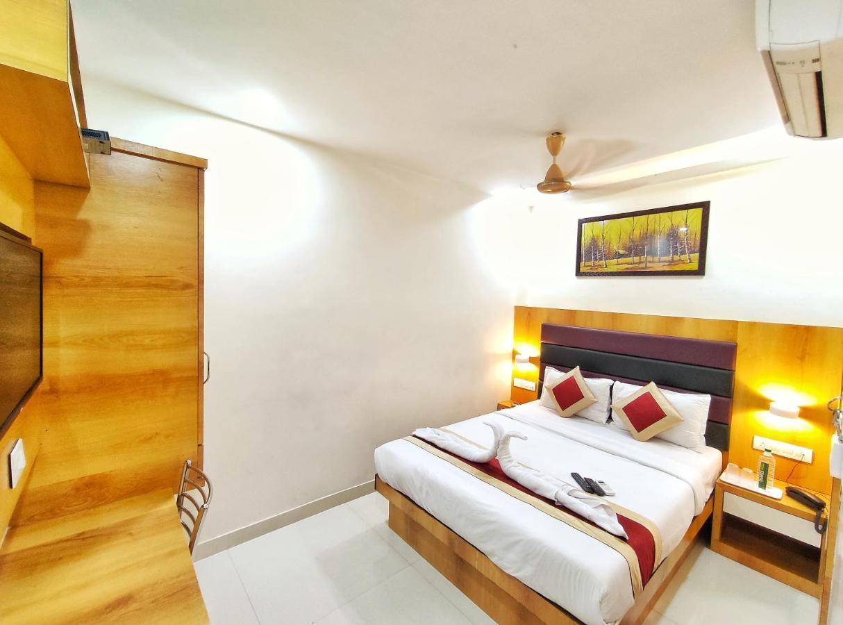 Gateway Suites Мумбаи Экстерьер фото