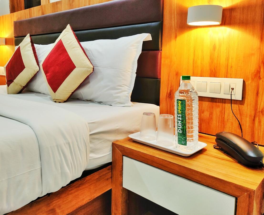 Gateway Suites Мумбаи Экстерьер фото