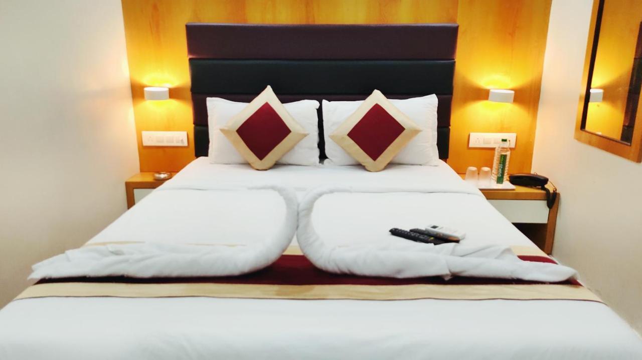 Gateway Suites Мумбаи Экстерьер фото