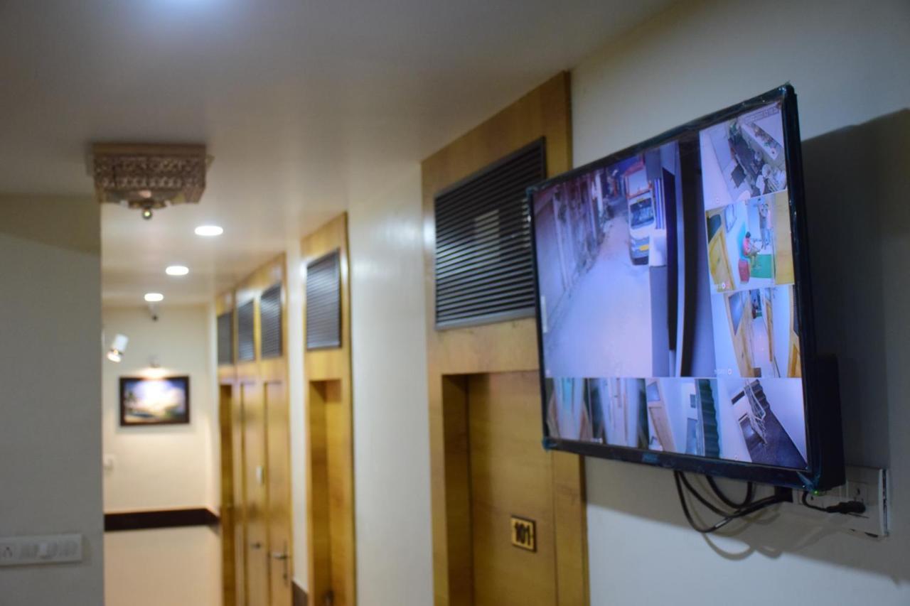 Gateway Suites Мумбаи Экстерьер фото